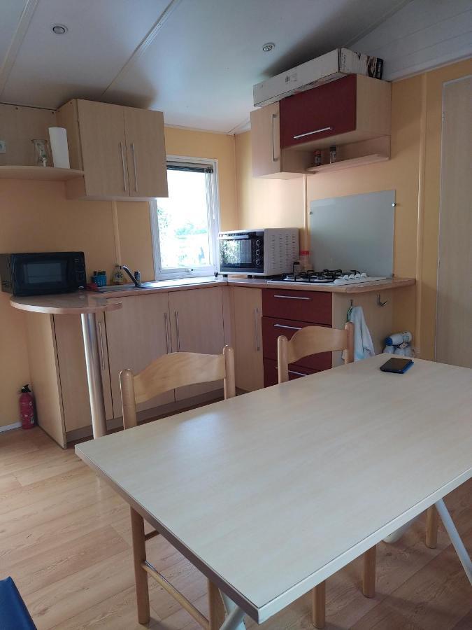 Camping Homair Domaine Des Iscles Mobil-Home Climatise لا روكي دي انثيرون المظهر الخارجي الصورة